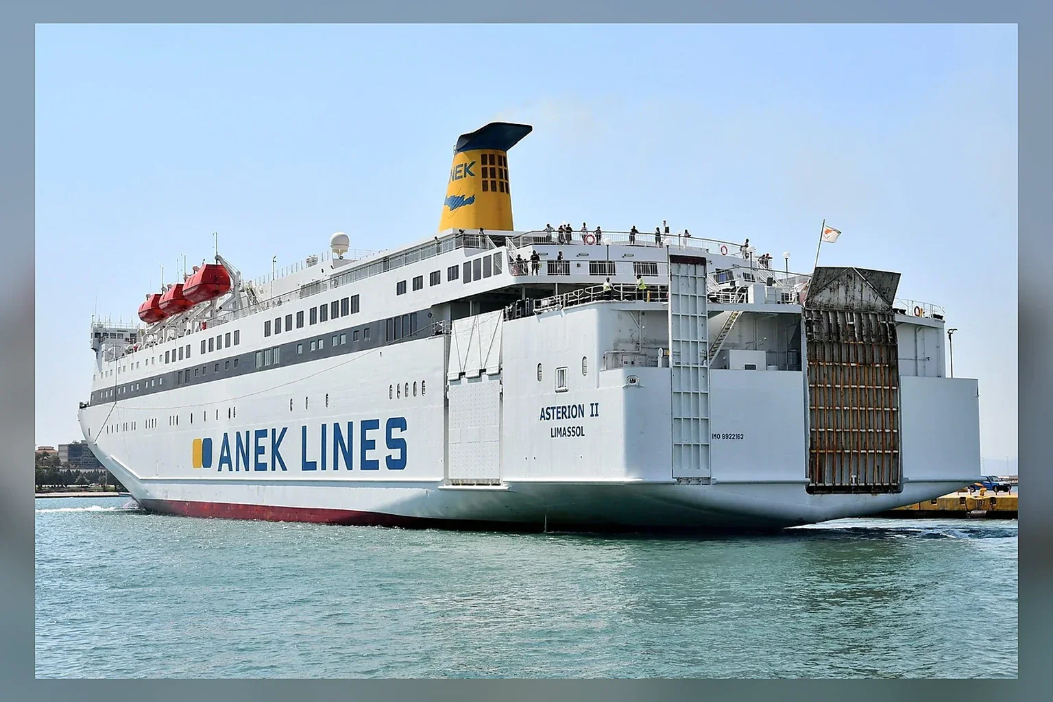 Fähre von ANEK Lines
