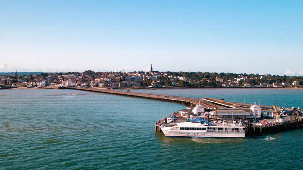 Wightlink FastCat auf der Verbindung Ryde Pier Head