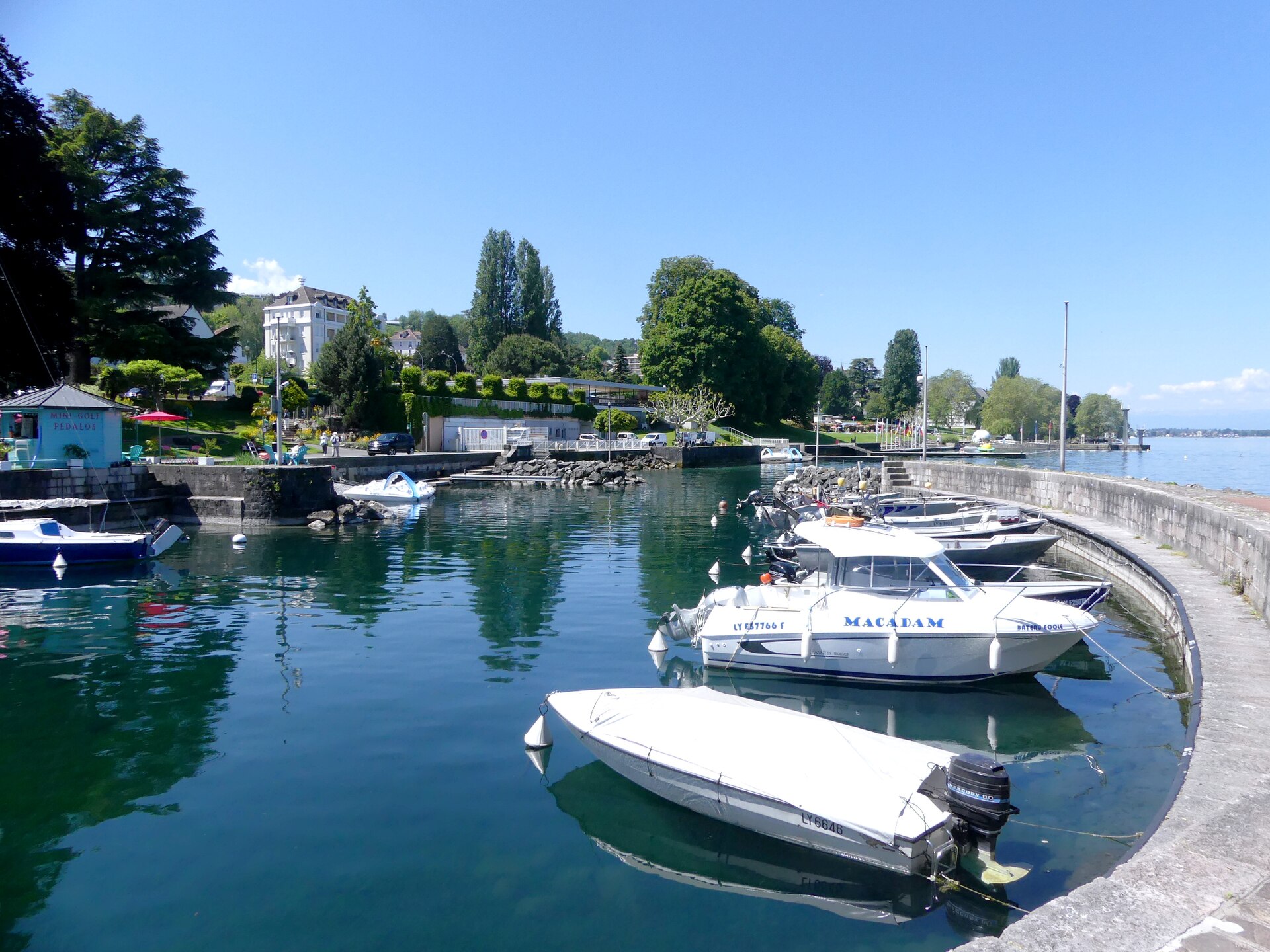 Kleiner Hafen in Évian-les-Bains